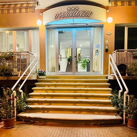 Hotel D'Annunzio Каттолика Экстерьер фото
