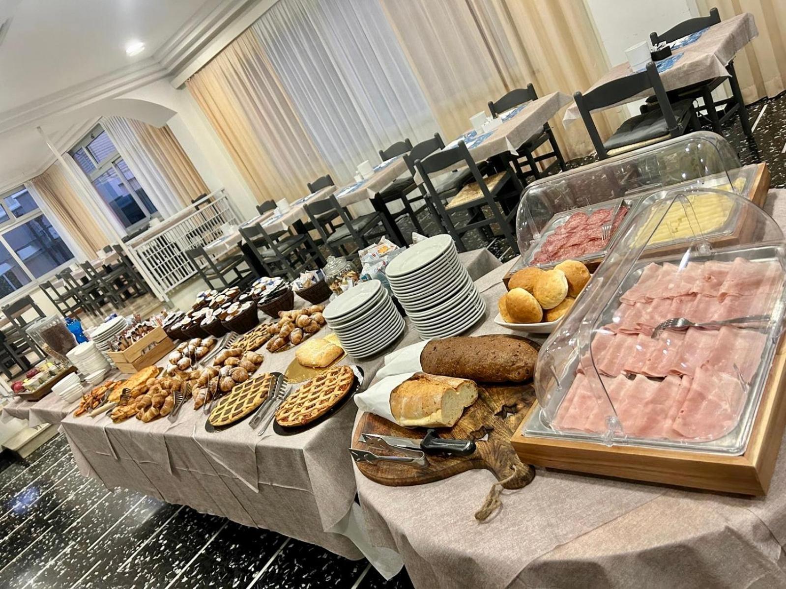 Hotel D'Annunzio Каттолика Экстерьер фото